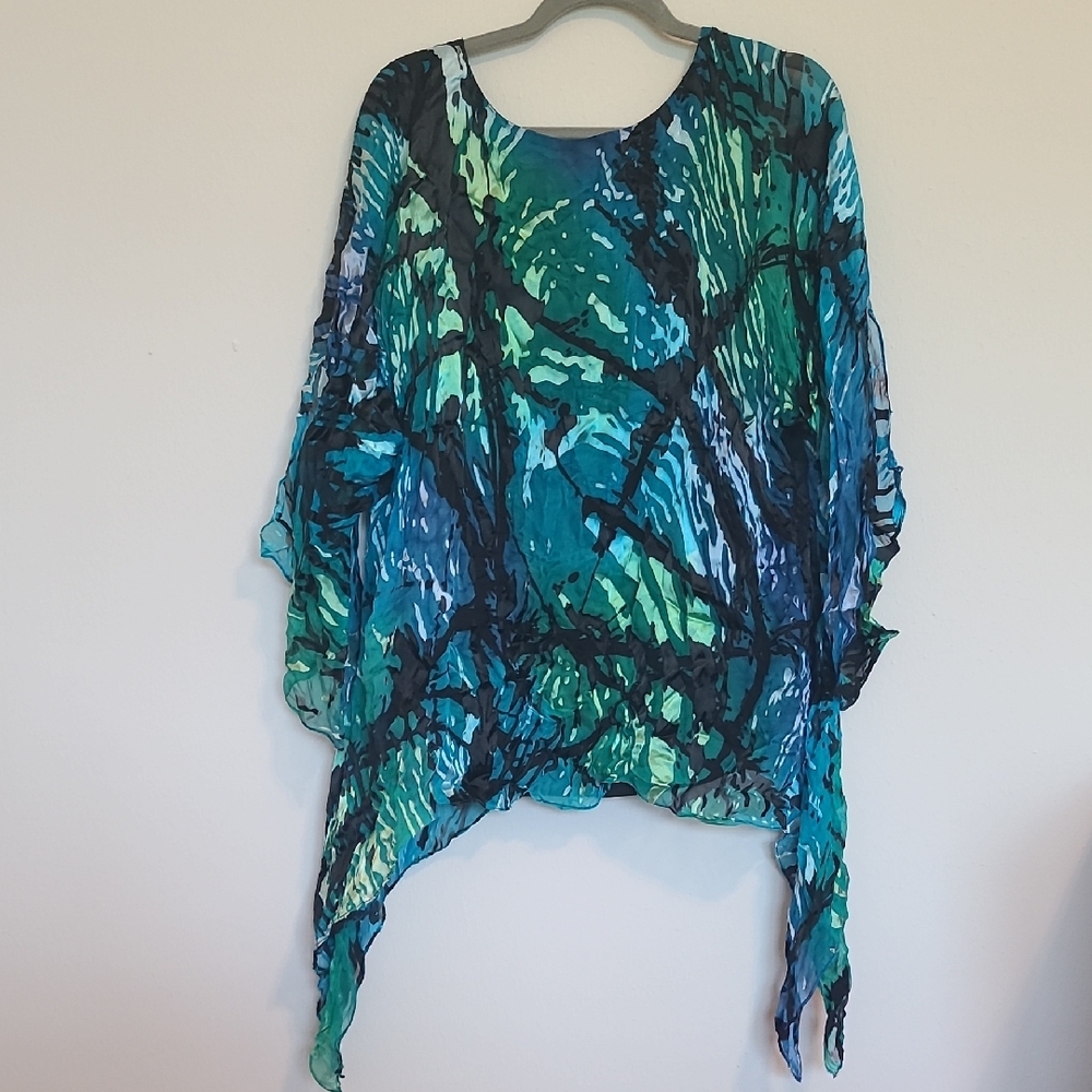 Elegant Women's Tunic in Blue and Black. - Picture 3 of 6